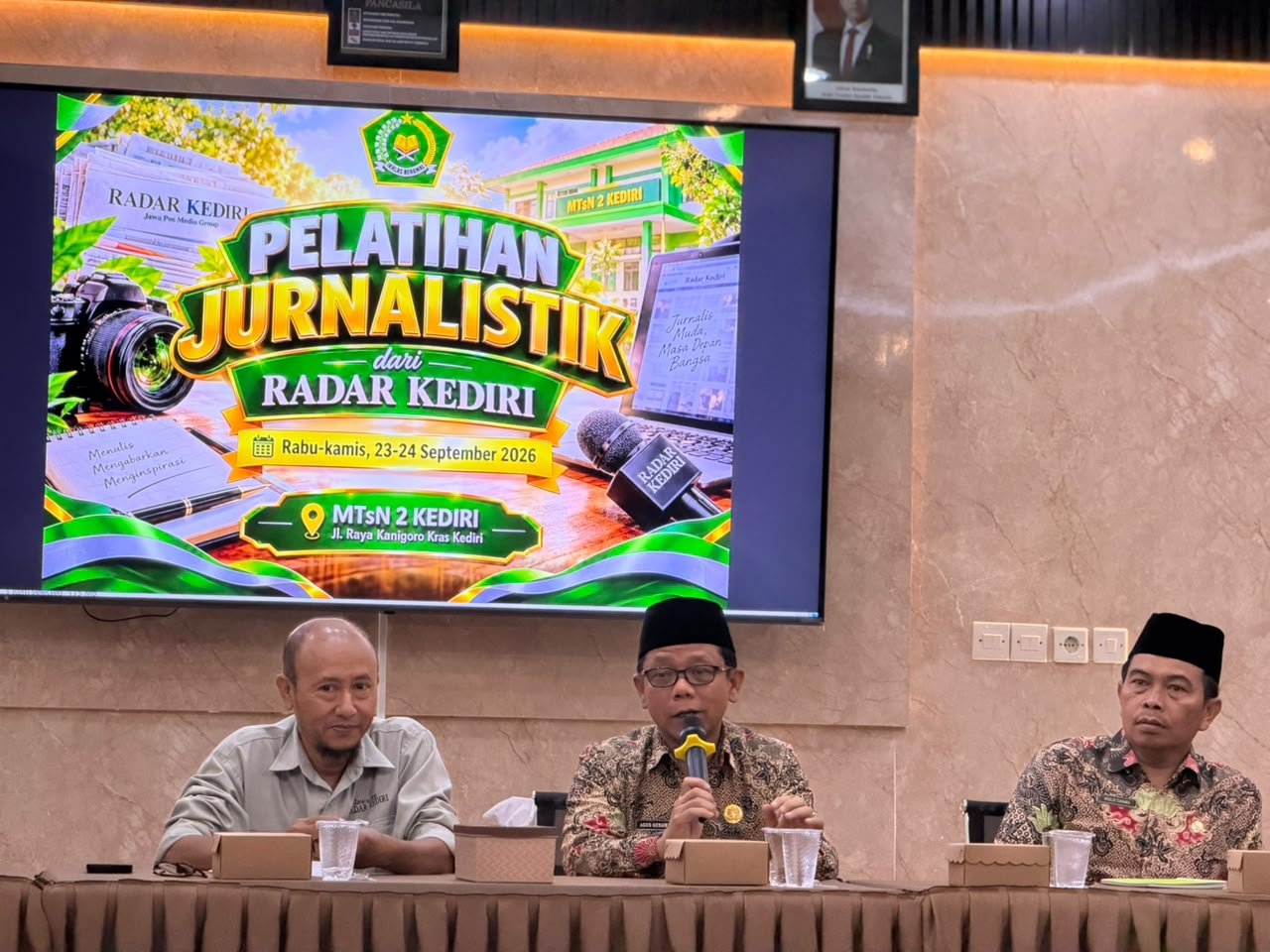 Cetak Jurnalis Muda Berintegritas, MTsN 2 Kediri Gandeng Radar Jawa Pos Gelar Pelatihan Jurnalistik