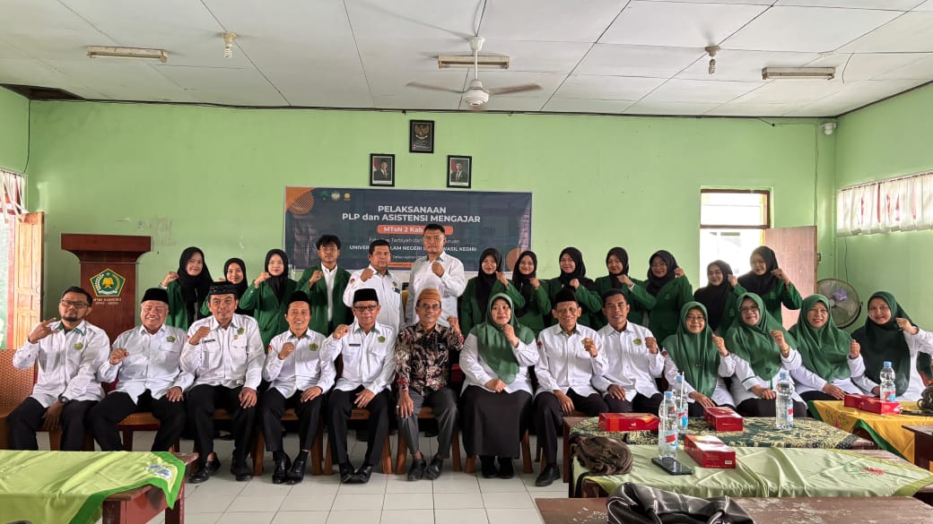 SERAHTETIMA 26 MAHASISWA PLP UIN SYECH WASIL KEDIRI